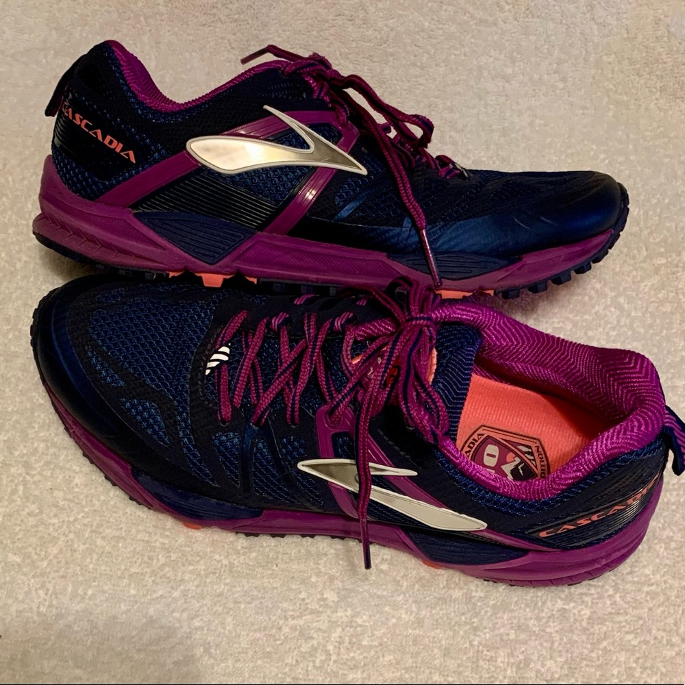 Brooks running shoes women’s size 9